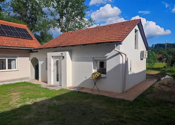 Haus Yuphin